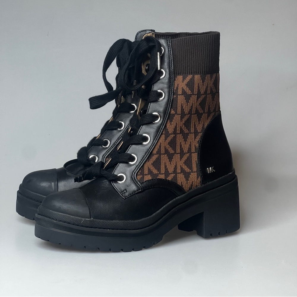 Make: Michael Kors Brand New size 5.5